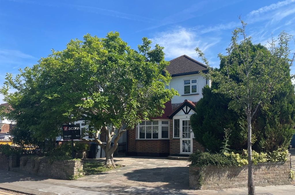 Property photo 1 of 15 External