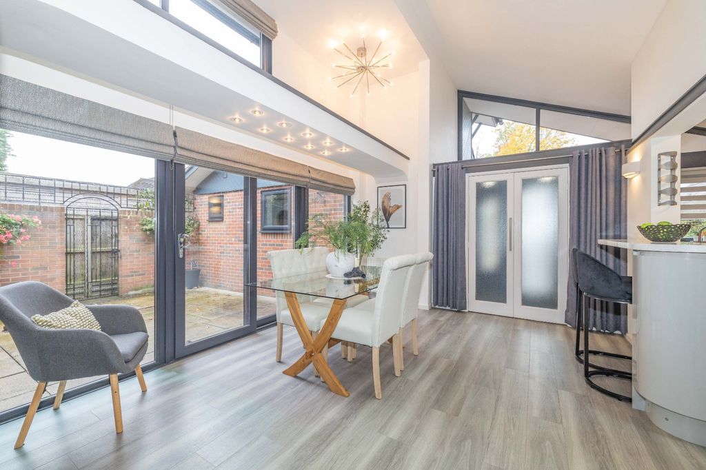 Property photo 3 of 22 Picture 3