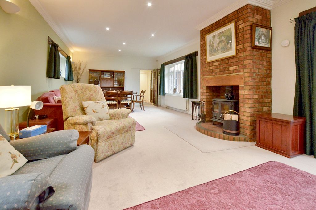 Property photo 3 of 37