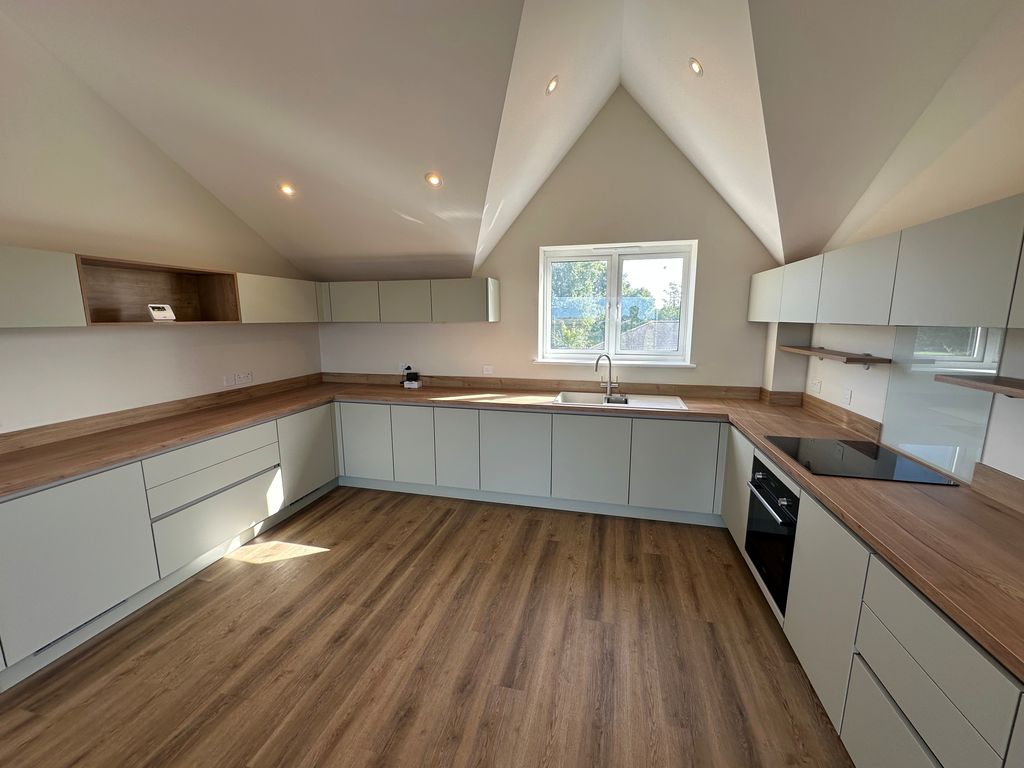 Property photo 3 of 14 Kitchen