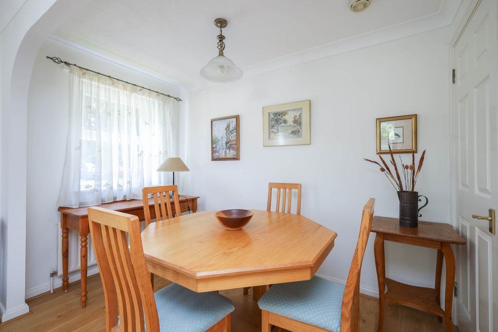 Property photo 3 of 12