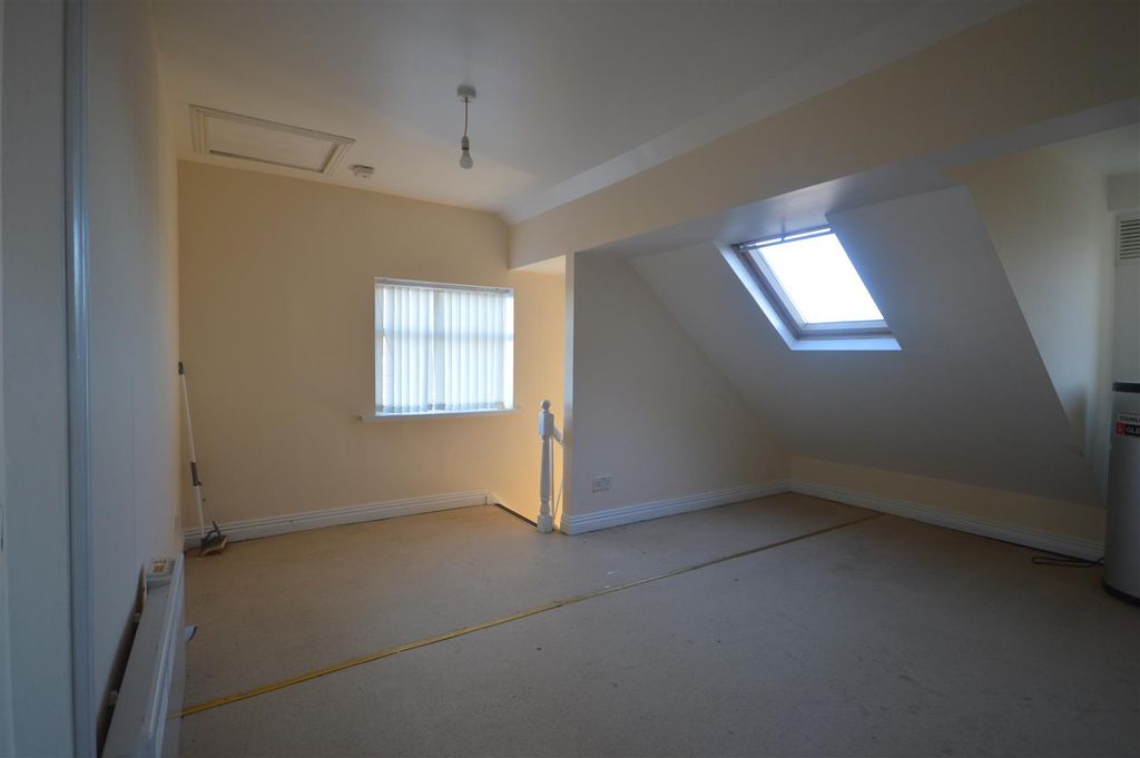 Property photo 2 of 5 Open Plan Lounge/Kitchen
