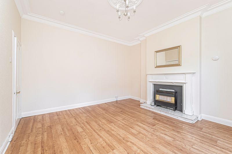 Property photo 2 of 18 Lounge