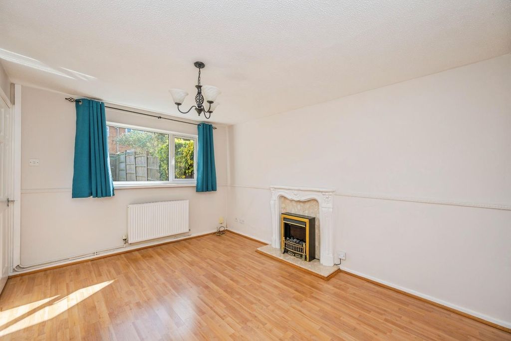 Property photo 3 of 17 32Broadsmeath-1.Jpg