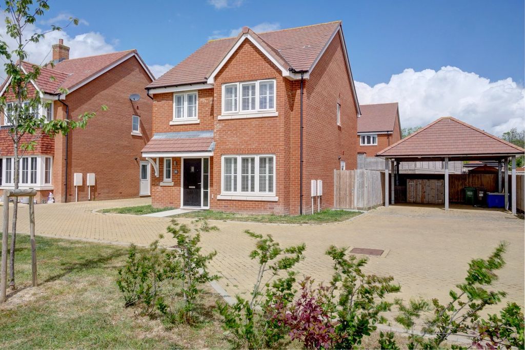 Property photo 1 of 32