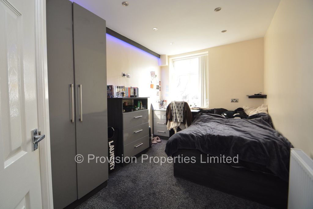 Property photo 2 of 9 Photo