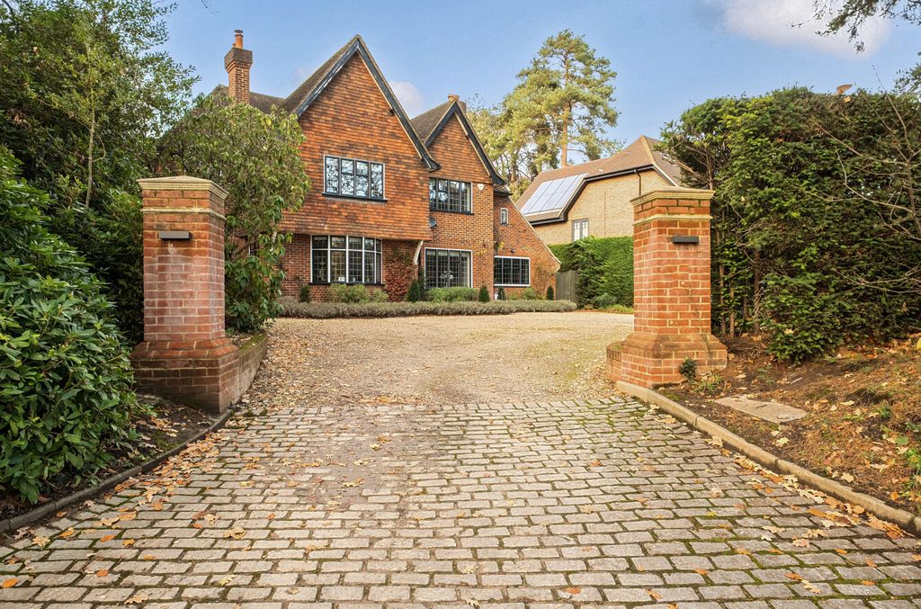 Property photo 1 of 54 1384932-1-6929c99...