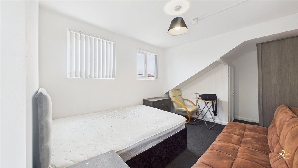 Property photo 1 of 3 Picture No. 06