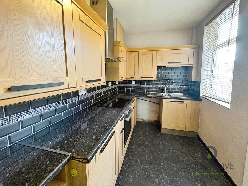 Property photo 2 of 9 Kitchen