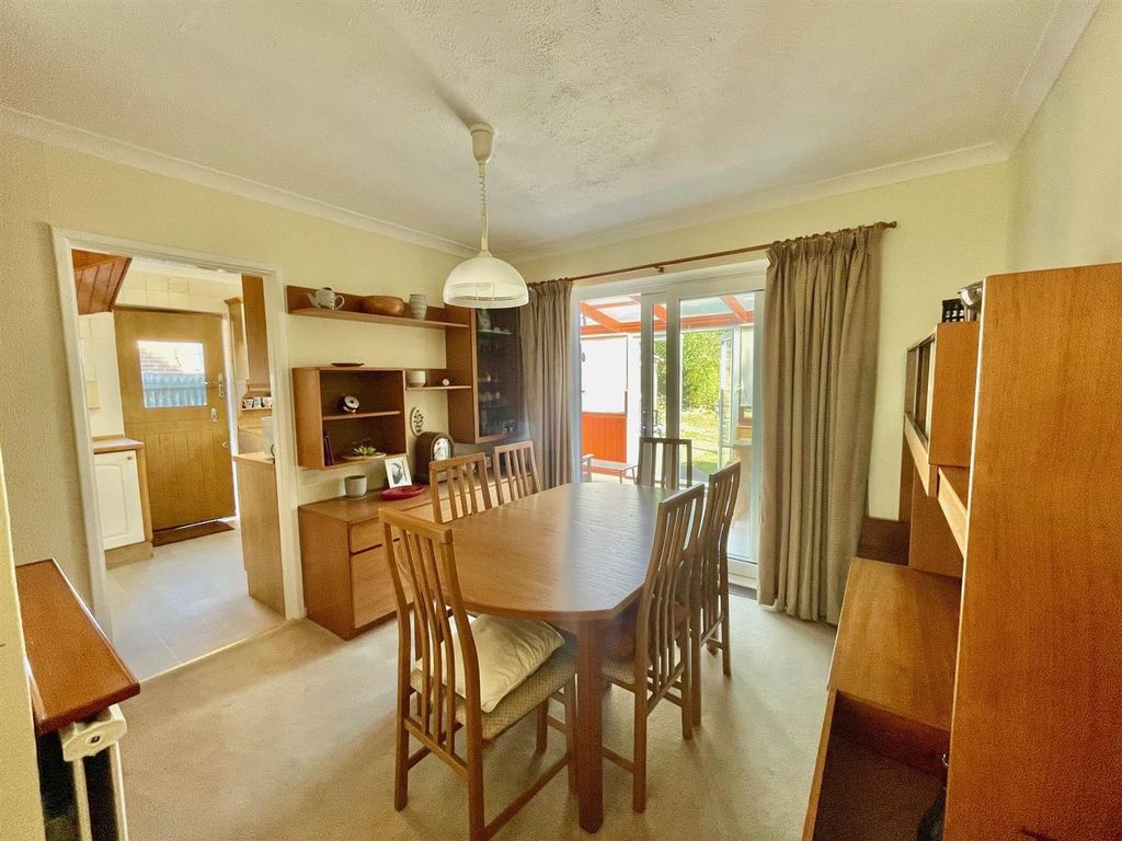 Property photo 3 of 12 24 Skimpans Close Dining Room.Jpg