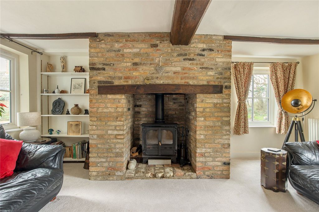 Property photo 3 of 15 Sitting Room