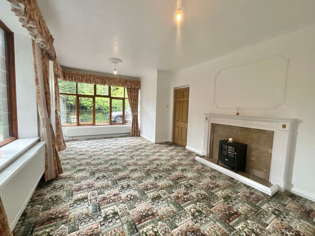 Property photo 3 of 44