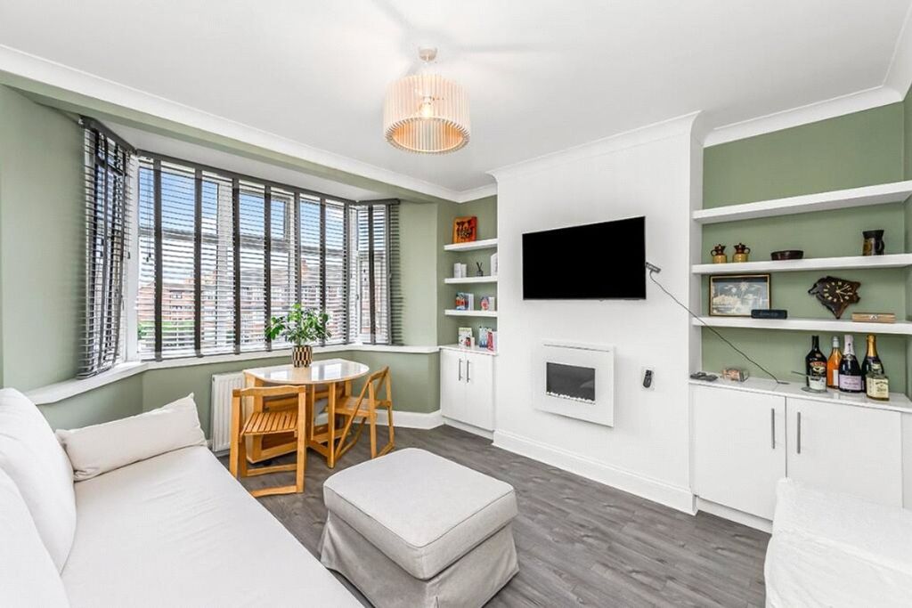 Property photo 2 of 10 Picture No. 03