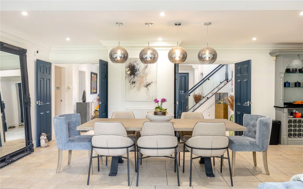 Property photo 2 of 21 Dining