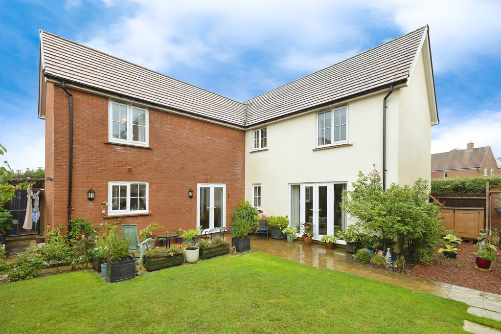 Property photo 1 of 17