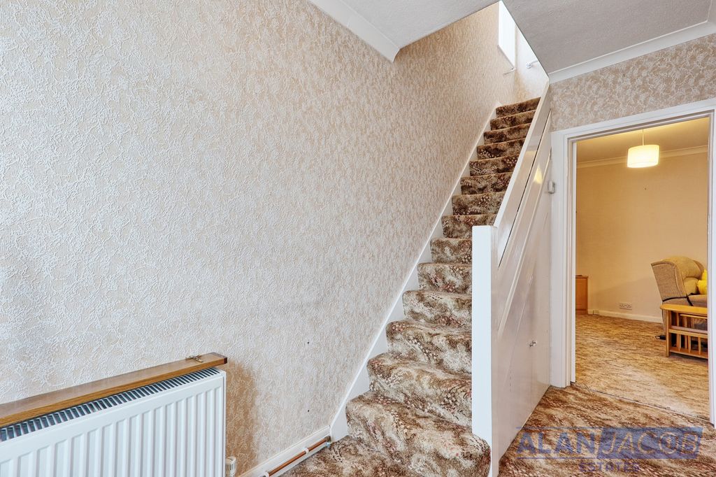 Property photo 2 of 30