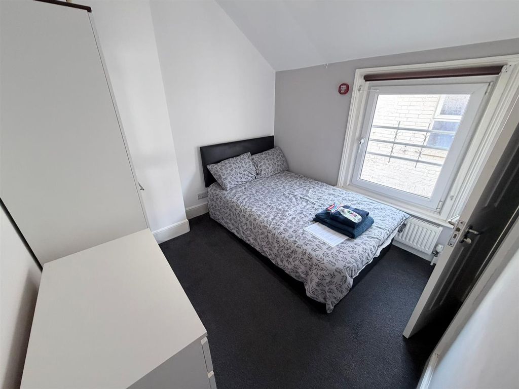 Property photo 2 of 6 Original-8C7F06Ad-1768-4Ef6-9F43-Dbd6F2415Db4.Jpeg