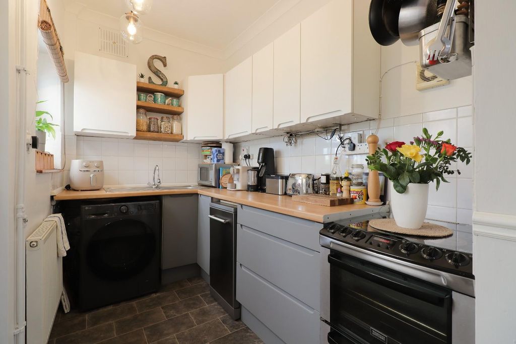 Property photo 3 of 30 Off-Shot Kitchen