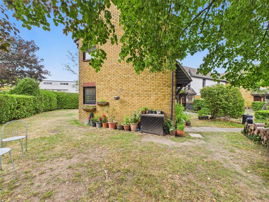 Property photo 2 of 8 Picture No. 16