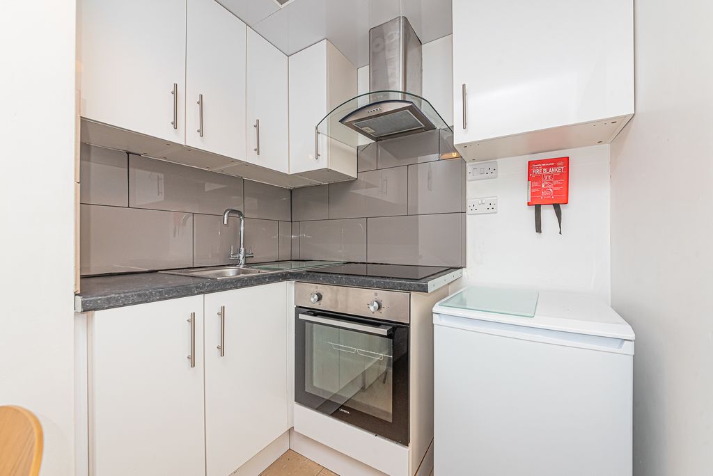 Property photo 3 of 15 (3)