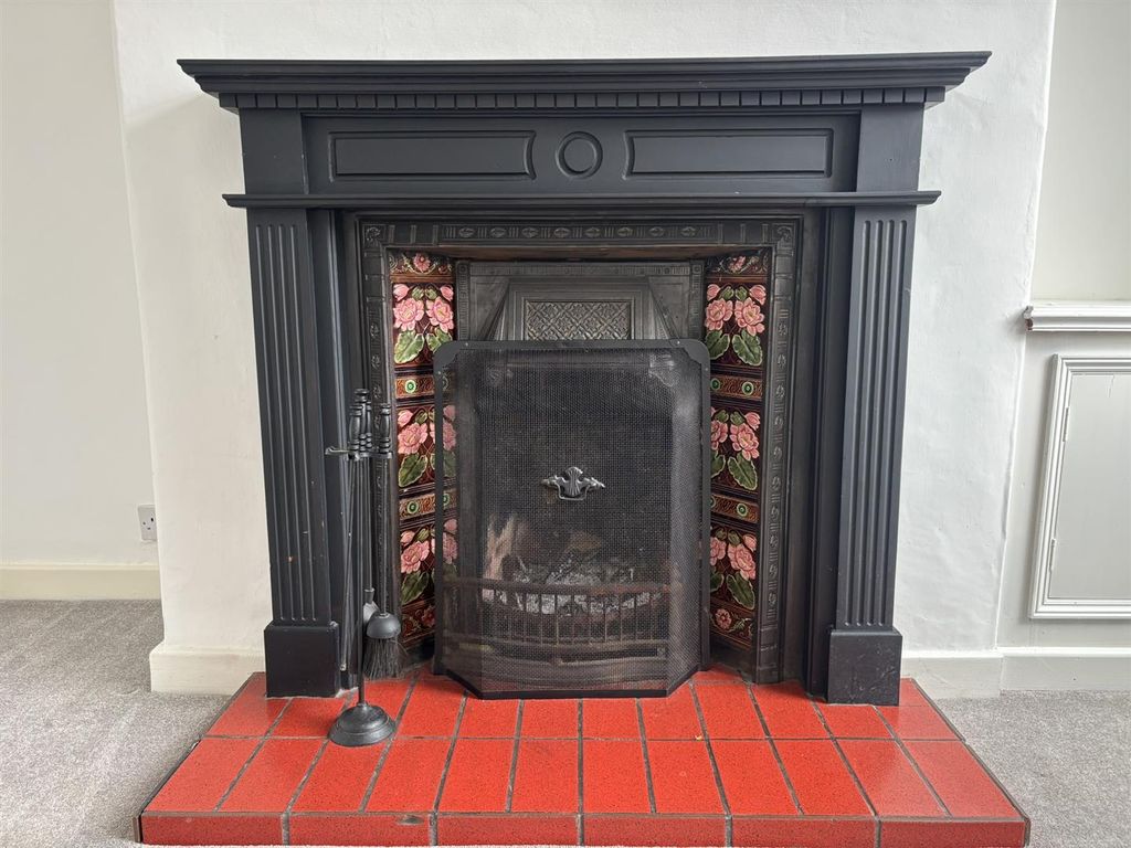 Property photo 3 of 21