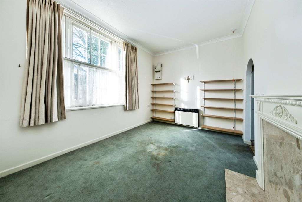 Property photo 3 of 12