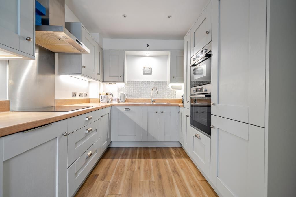 Property photo 2 of 22 Kitchen