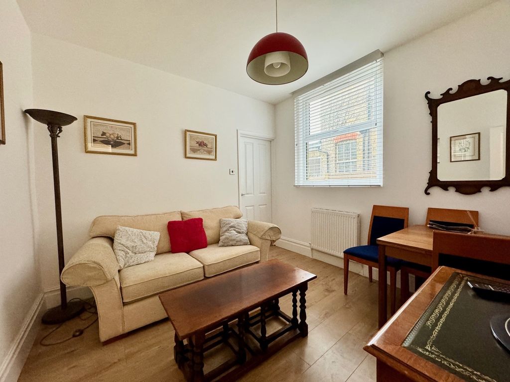 Property photo 3 of 9