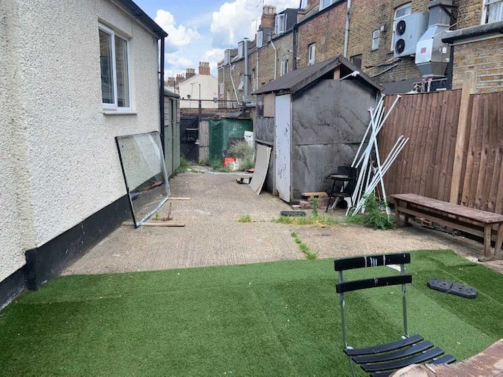 Property photo 1 of 8