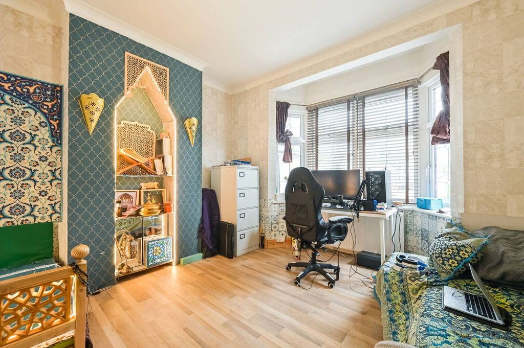 Property photo 3 of 16