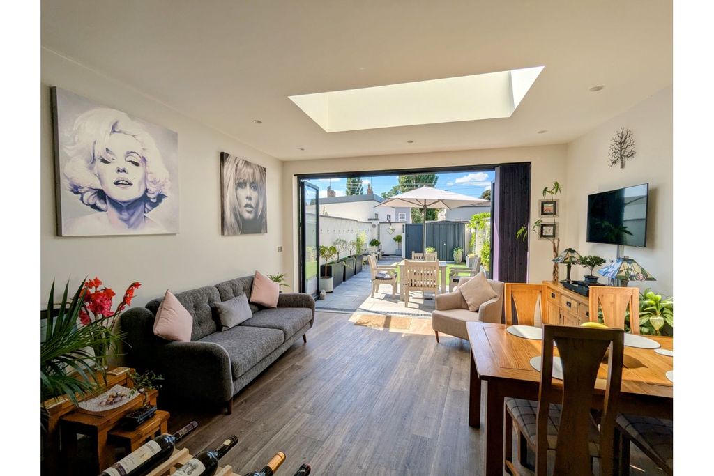Property photo 1 of 14 Dining Area