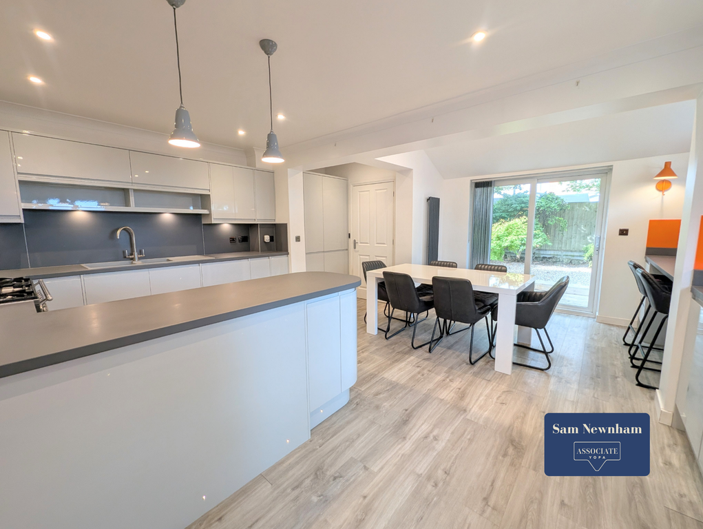Property photo 3 of 15 Kitchen / Dining Room