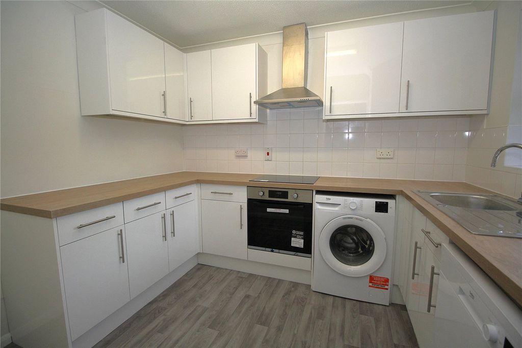 Property photo 2 of 11 Picture No. 10