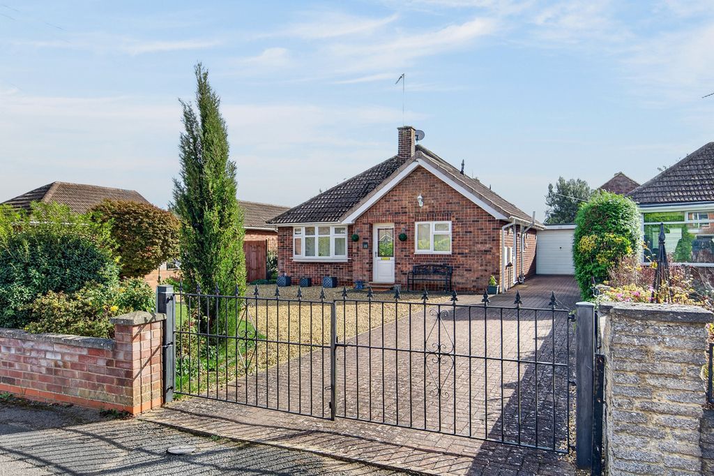 Property photo 2 of 30