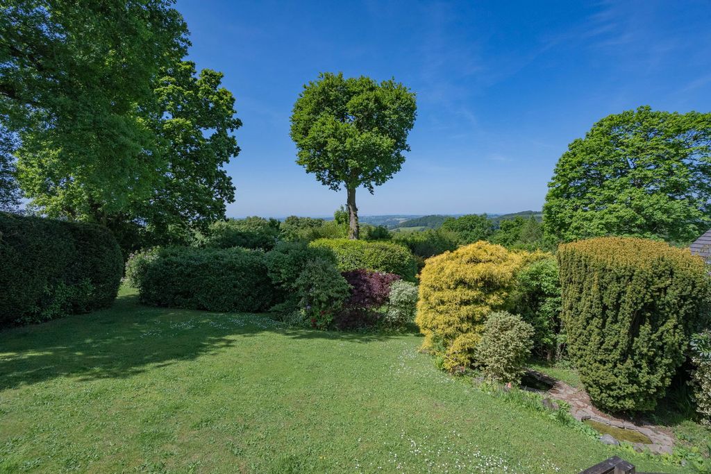 Property photo 3 of 33