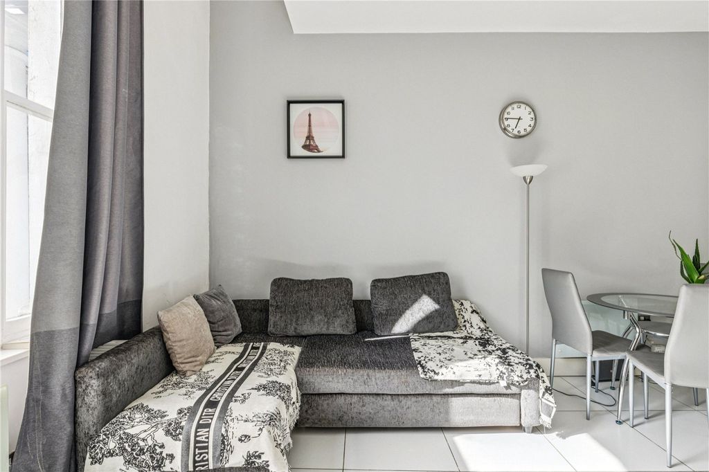 Property photo 3 of 7 Picture No. 09