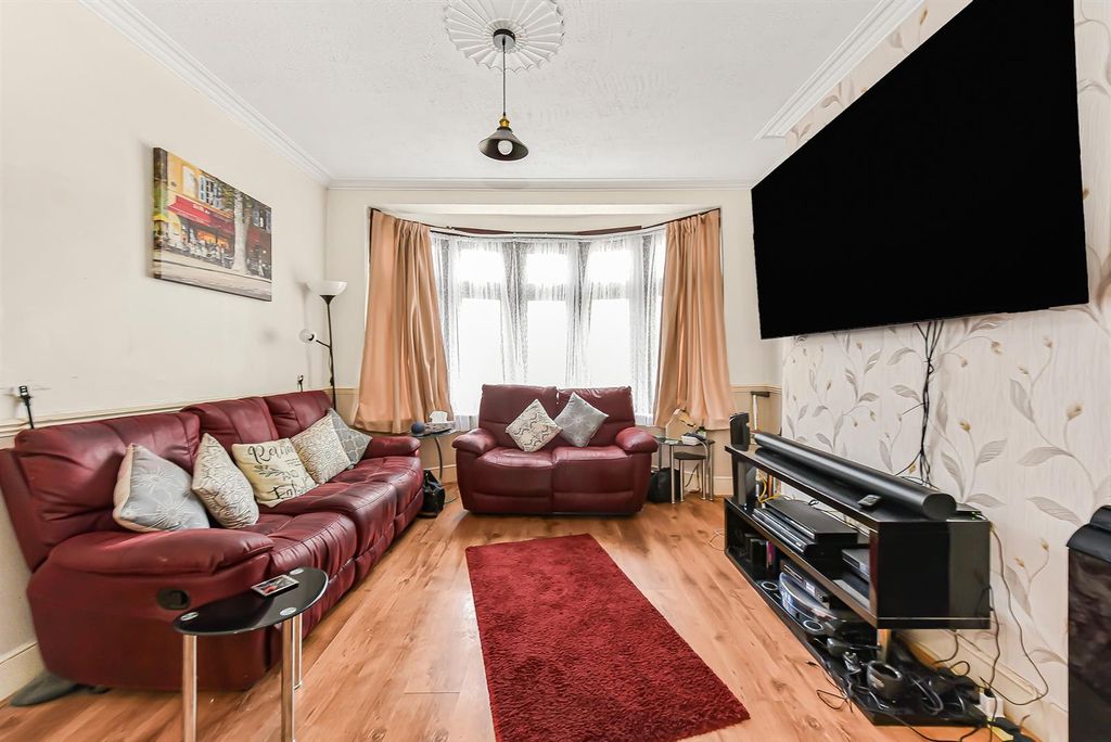 Property photo 3 of 22