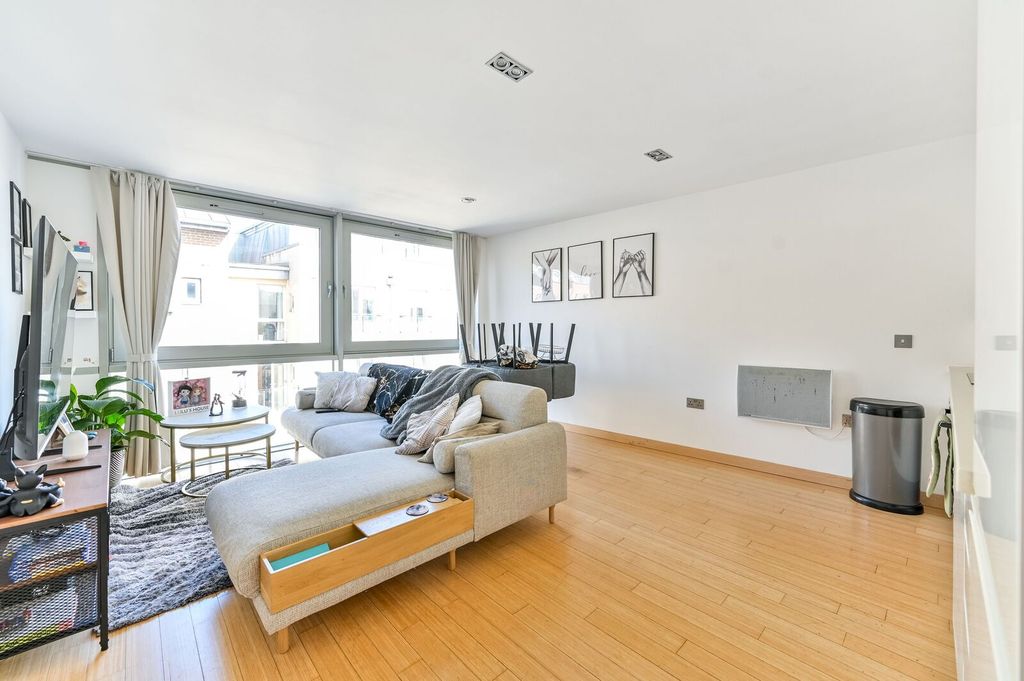 Property photo 3 of 5