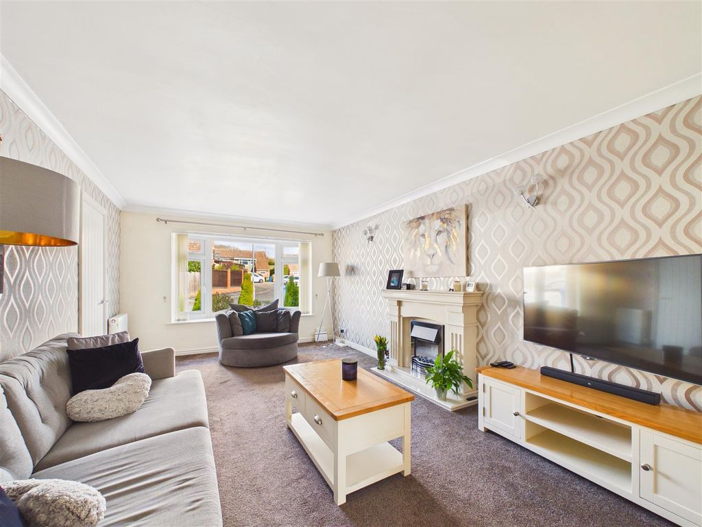 Property photo 2 of 17 Cam03303G0-Pr0351-Still022.Jpg