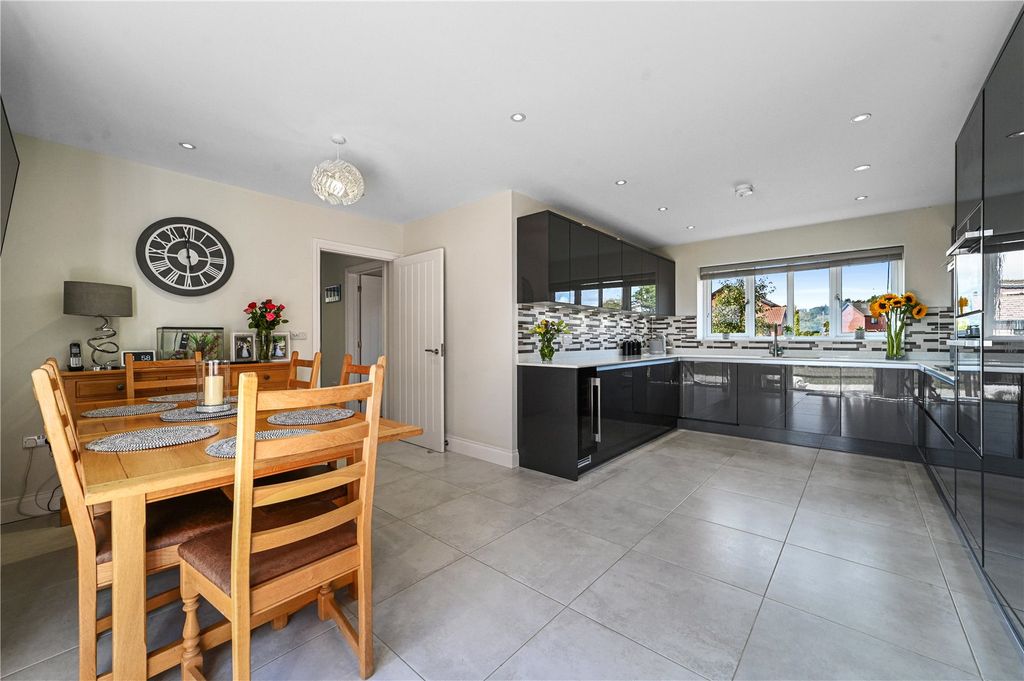 Property photo 3 of 31 Kitchen/Dining Room
