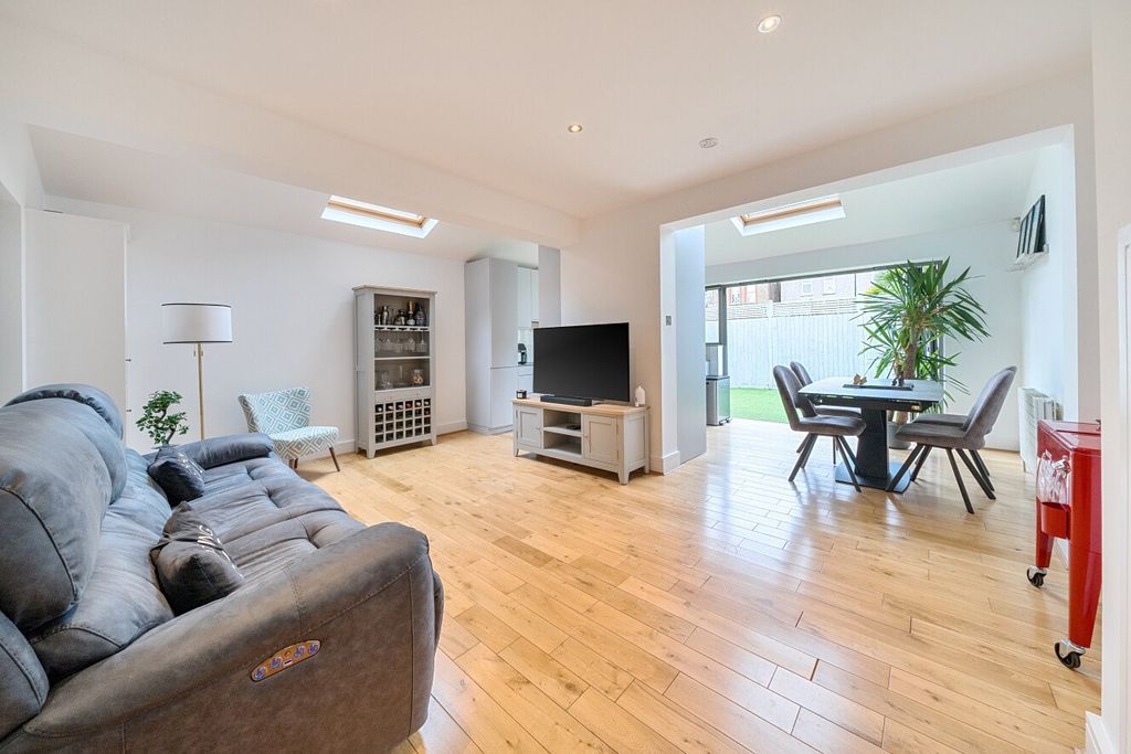 Property photo 1 of 20 Picture No. 21