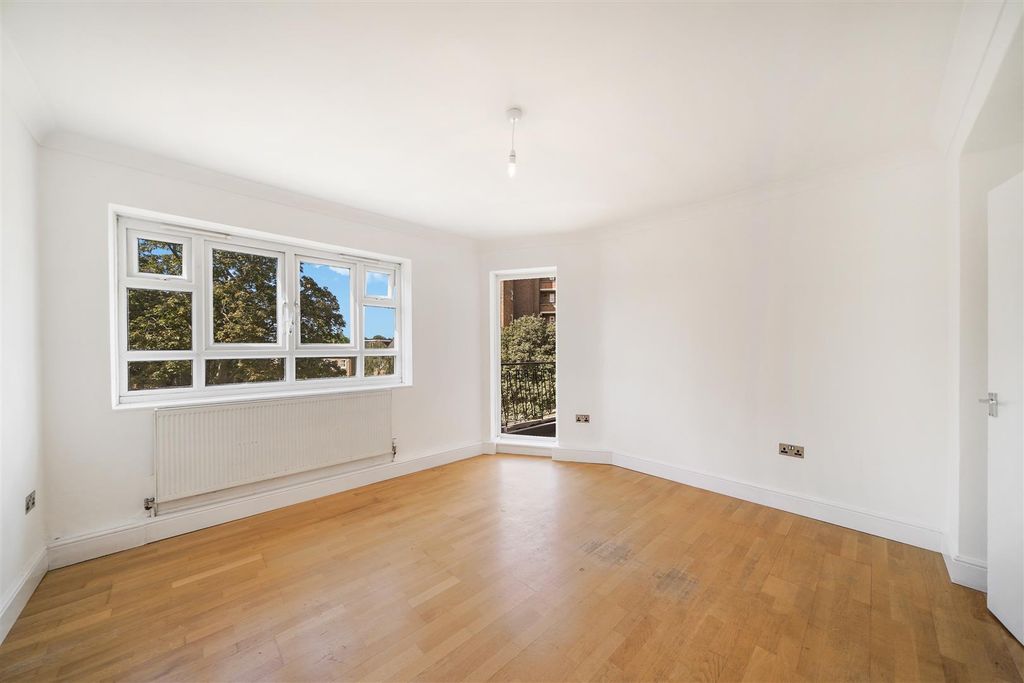 Property photo 3 of 14 Lancaster House