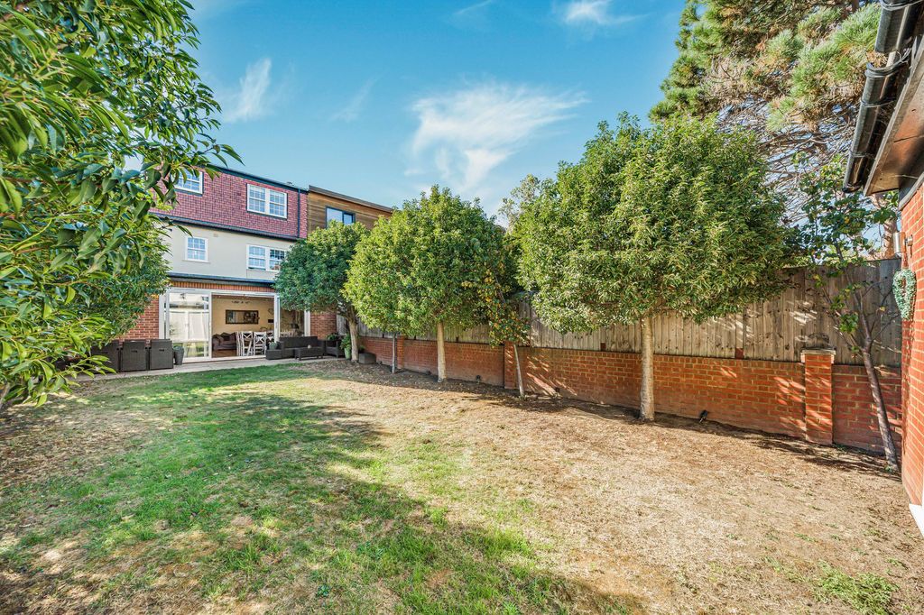 Property photo 2 of 10