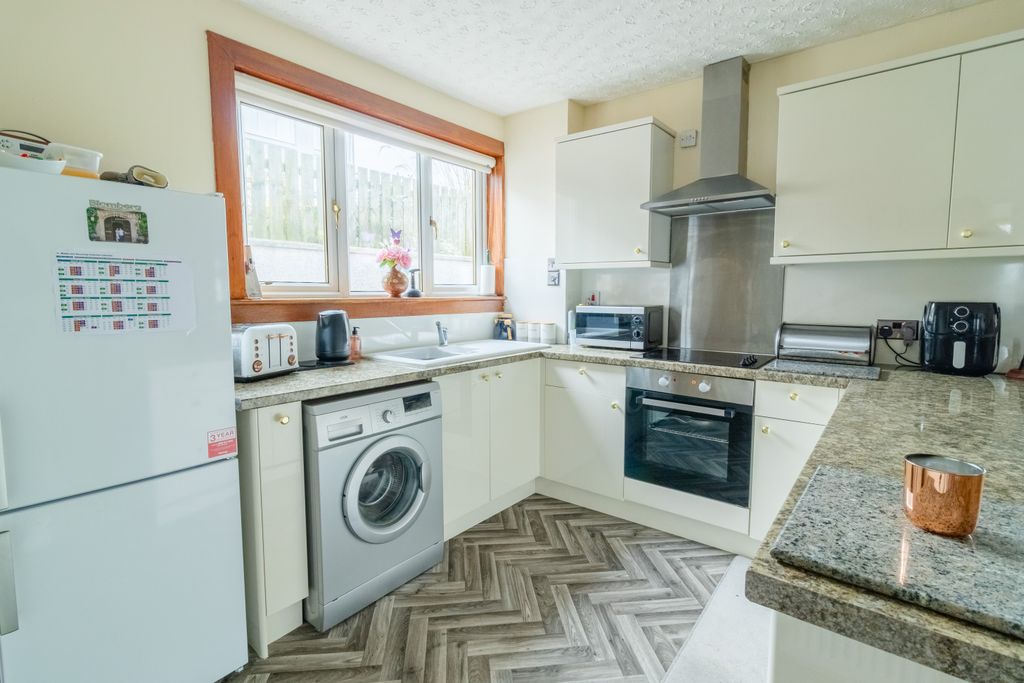 Property photo 2 of 24 Kitchen