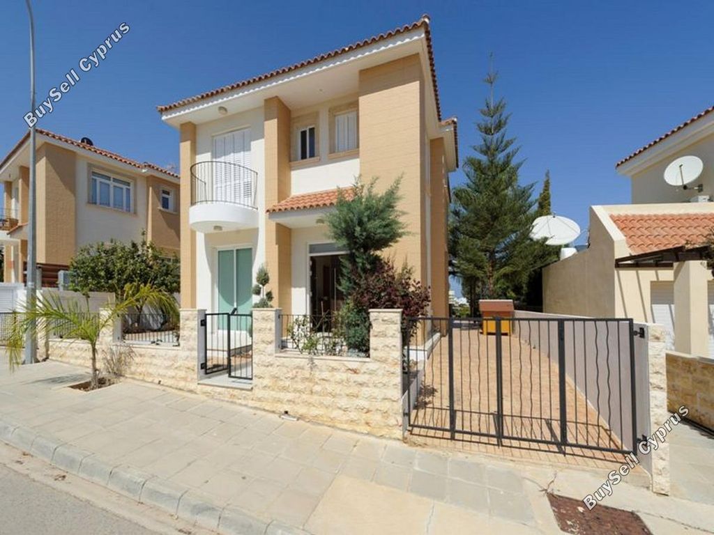 Property photo 2 of 22