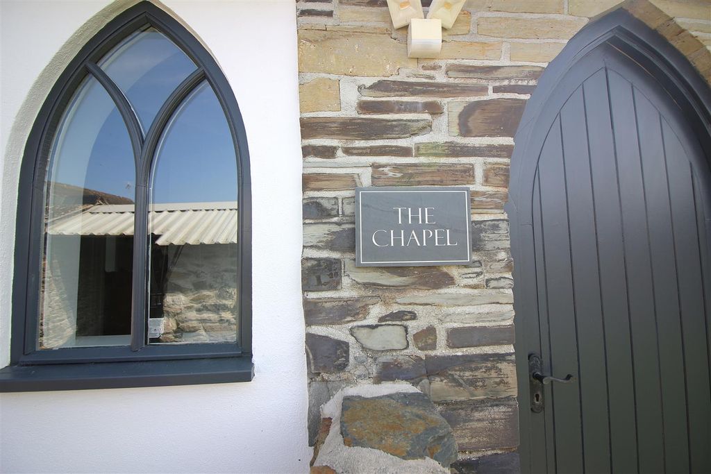 Property photo 2 of 38 Entrance