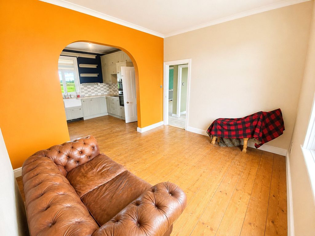 Property photo 3 of 10 Picture No. 02