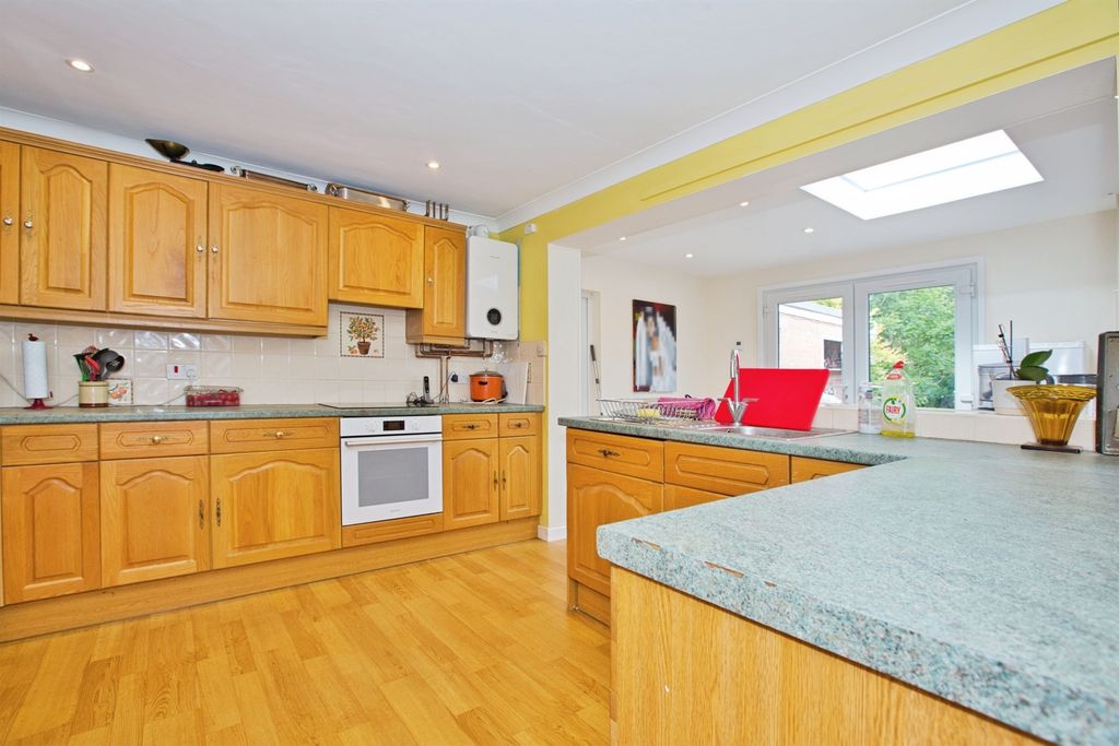 Property photo 2 of 19