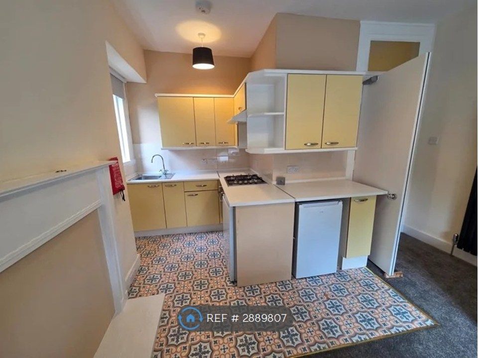 Property photo 3 of 11