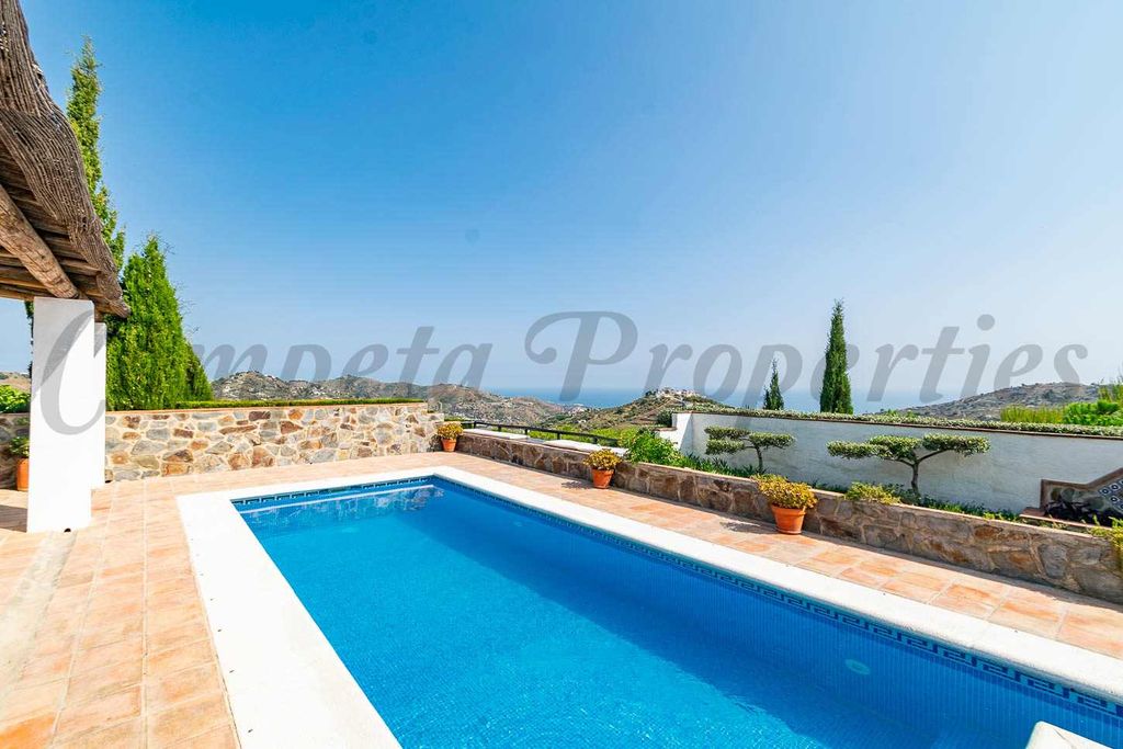 Property photo 1 of 25